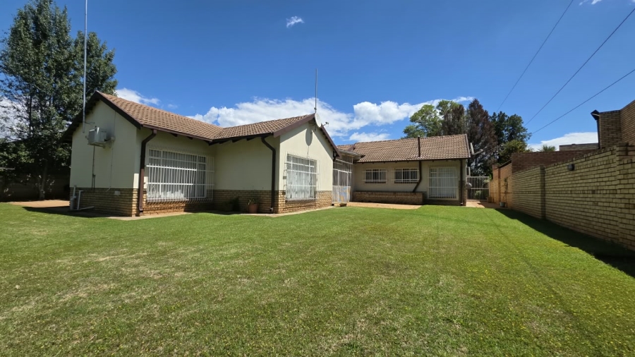 Commercial Property for Sale in Flamwood North West